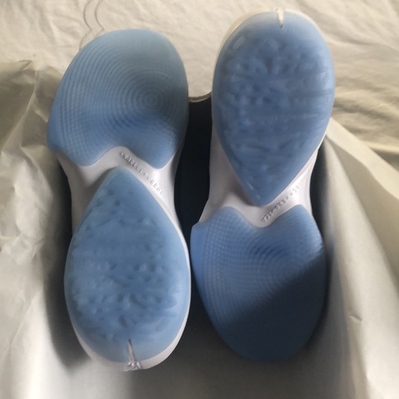 NWT IN BOX NIKE GIANNIS ZOOM FREAK Boys 5.5. - Picture 5 of 6